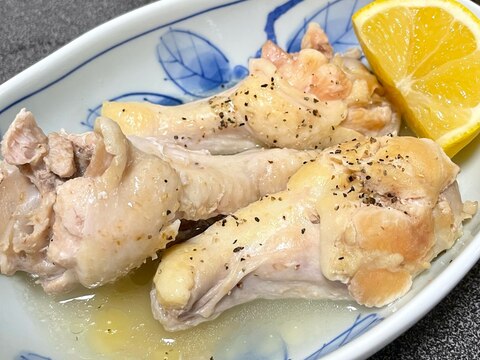 さっぱり爽やか♩シンプルな鶏手羽元のレモン煮♫